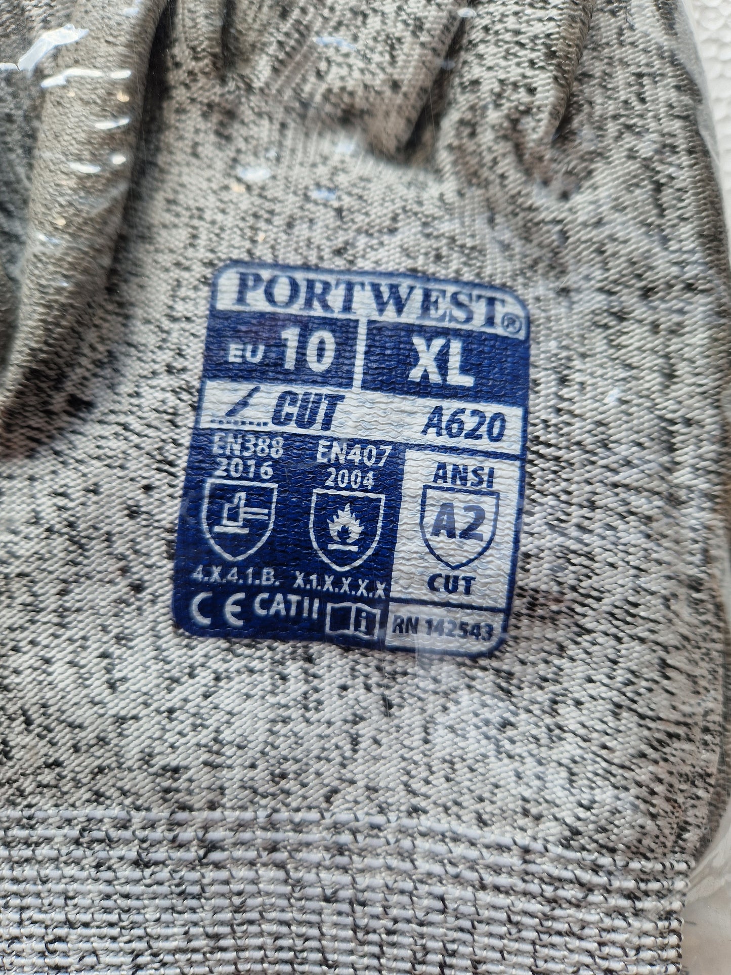 Cut resistant gloves