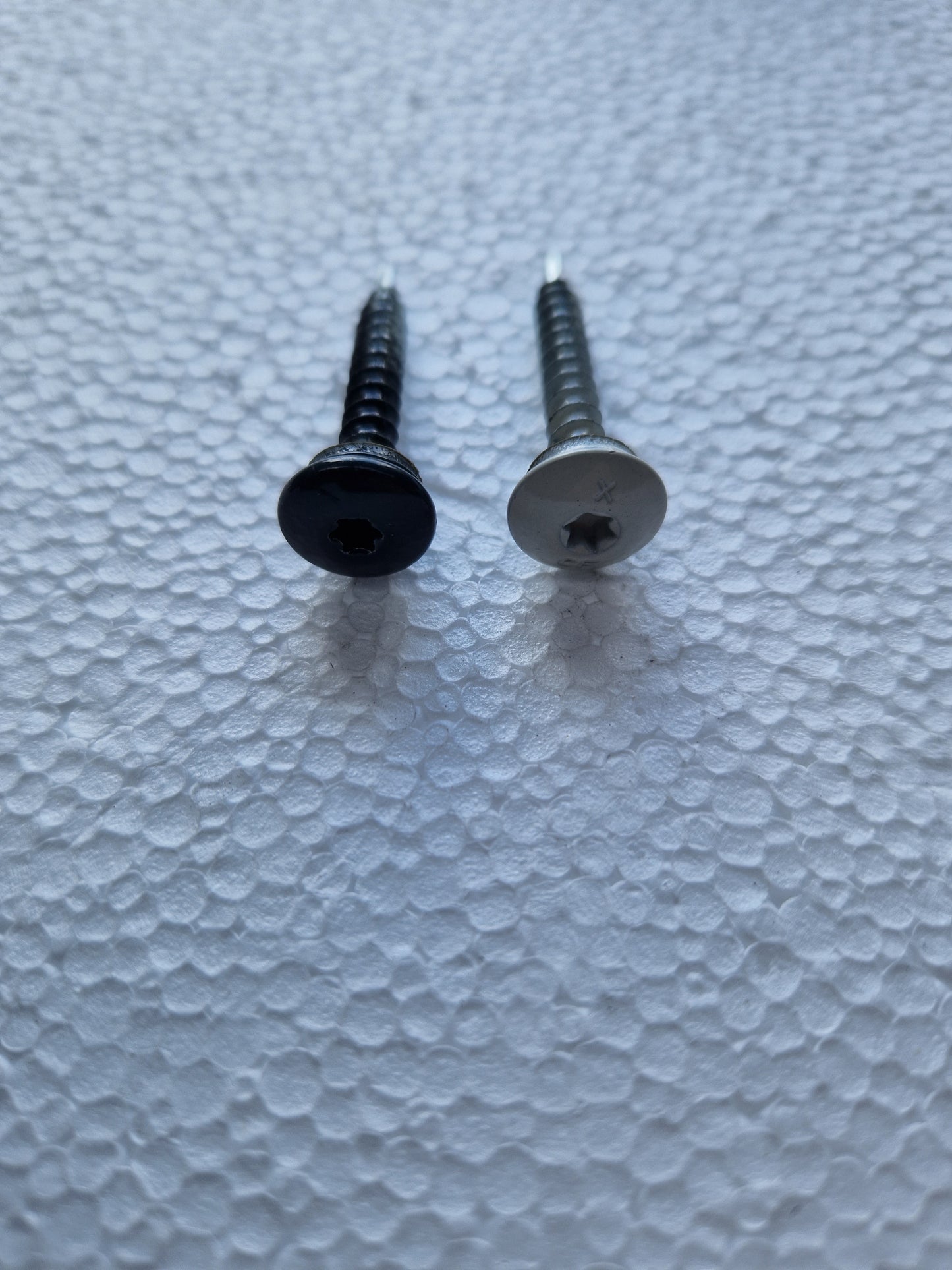 Lacquered screw 35mm torx