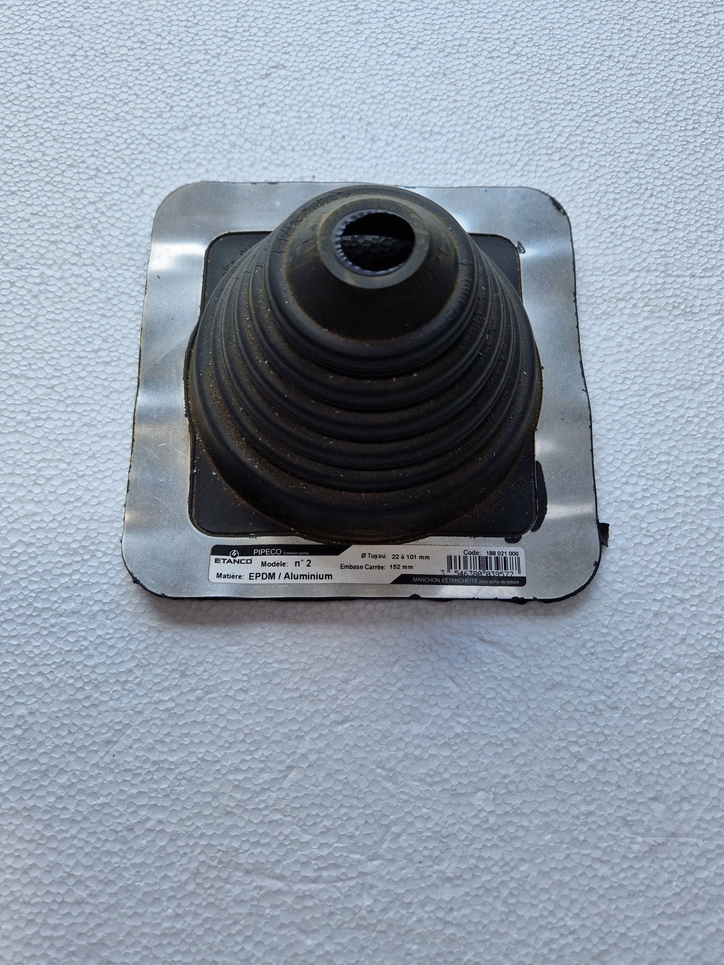 Roof terminal 22m to 520mm 'pipeco'