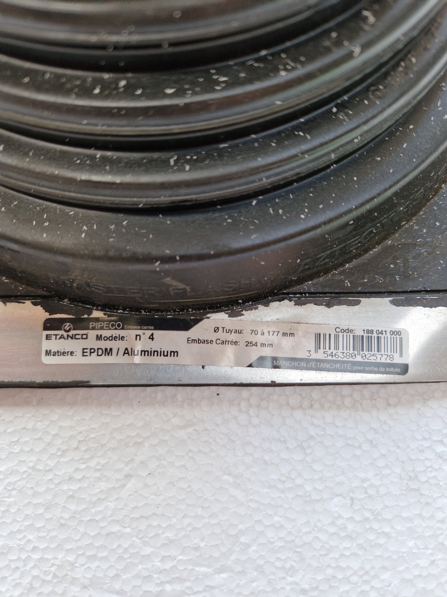 Roof terminal 22m to 520mm 'pipeco'