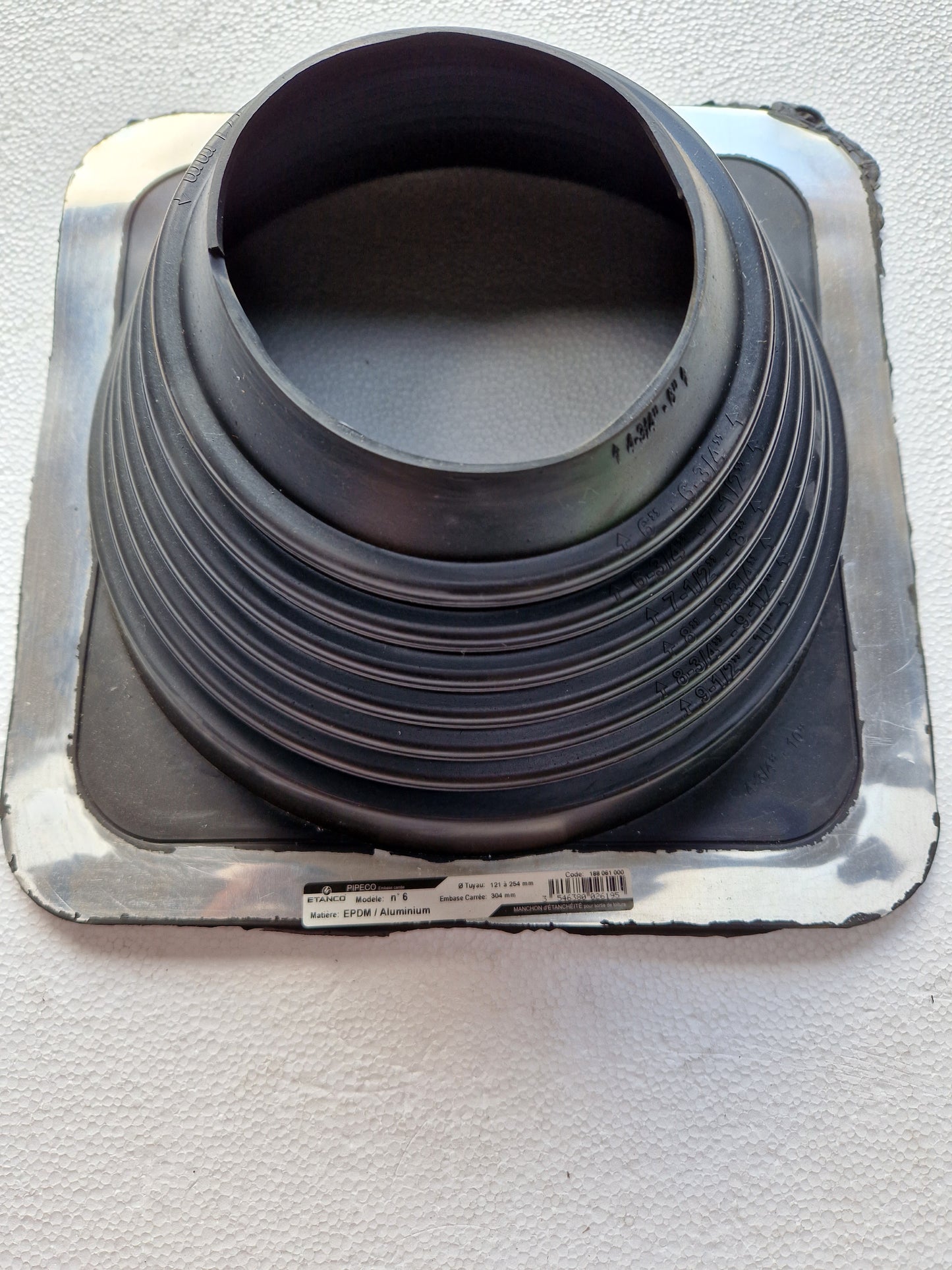 Roof terminal 22m to 520mm 'pipeco'
