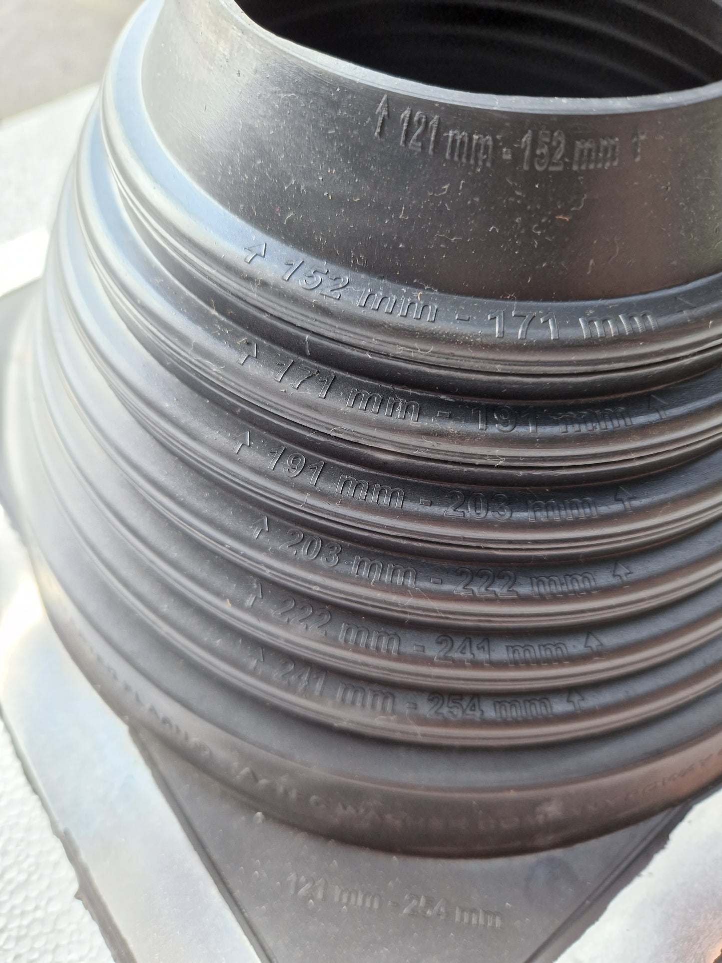 Roof terminal 22m to 520mm 'pipeco'