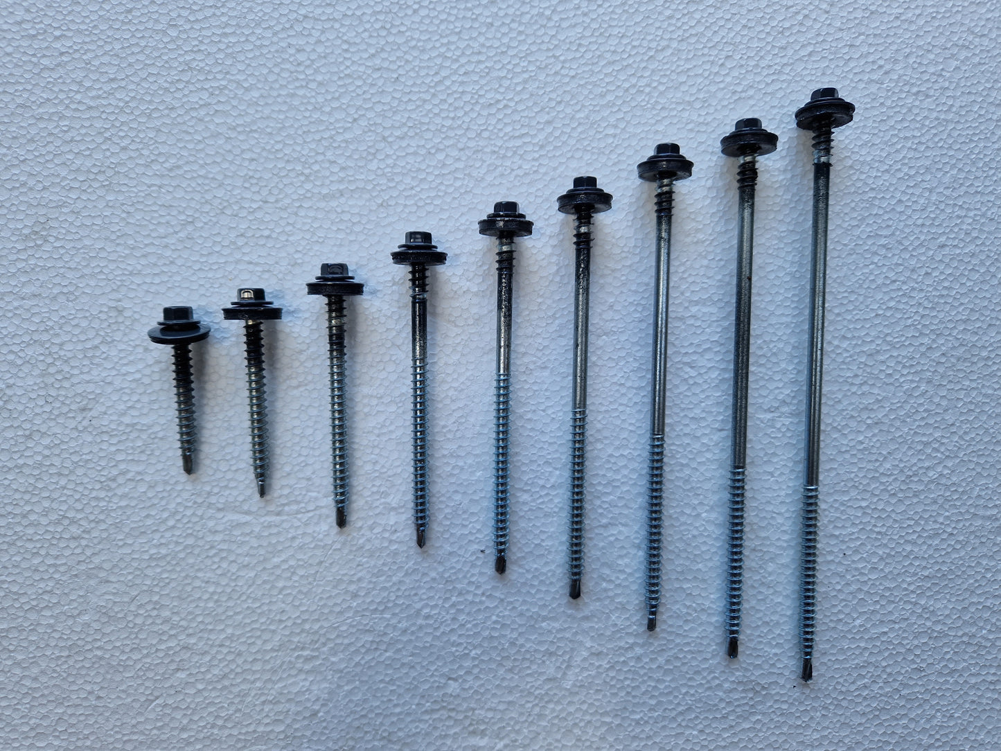 Sandwich panel screws for wood