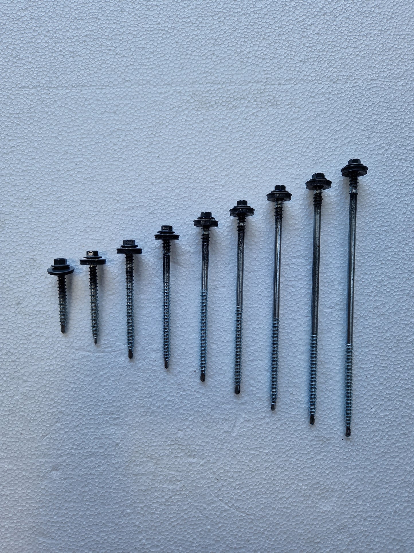 Sandwich panel screws for wood