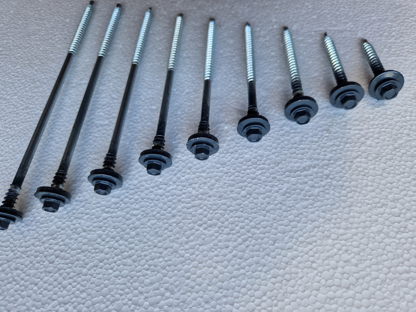 Sandwich panel screws for wood